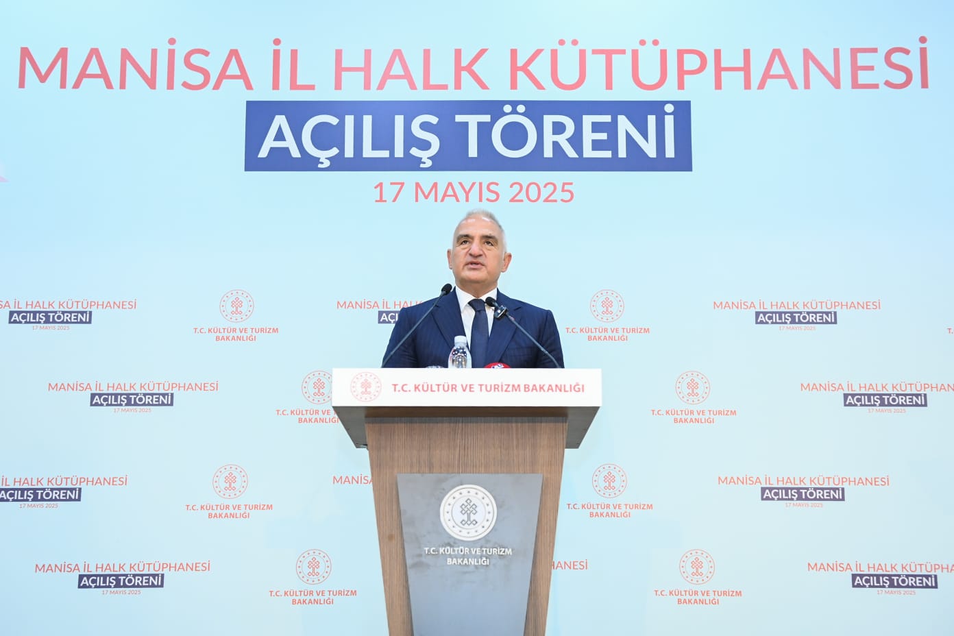 Bakan Ersoy, Manisa İl Halk Kütüphanesi’nin açılışını yaptı