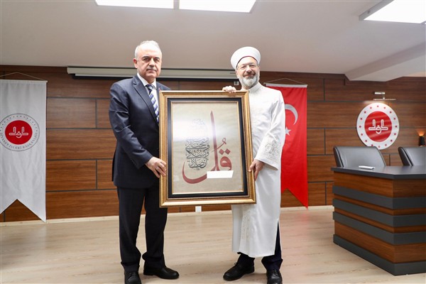 Diyanet İşleri Başkanı Erbaş: Hafızlık ilmin temelidir