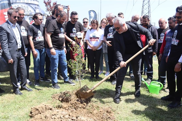İzmit’te Prof. Dr. Ümit Özdağ Hatıra Ormanı açıldı