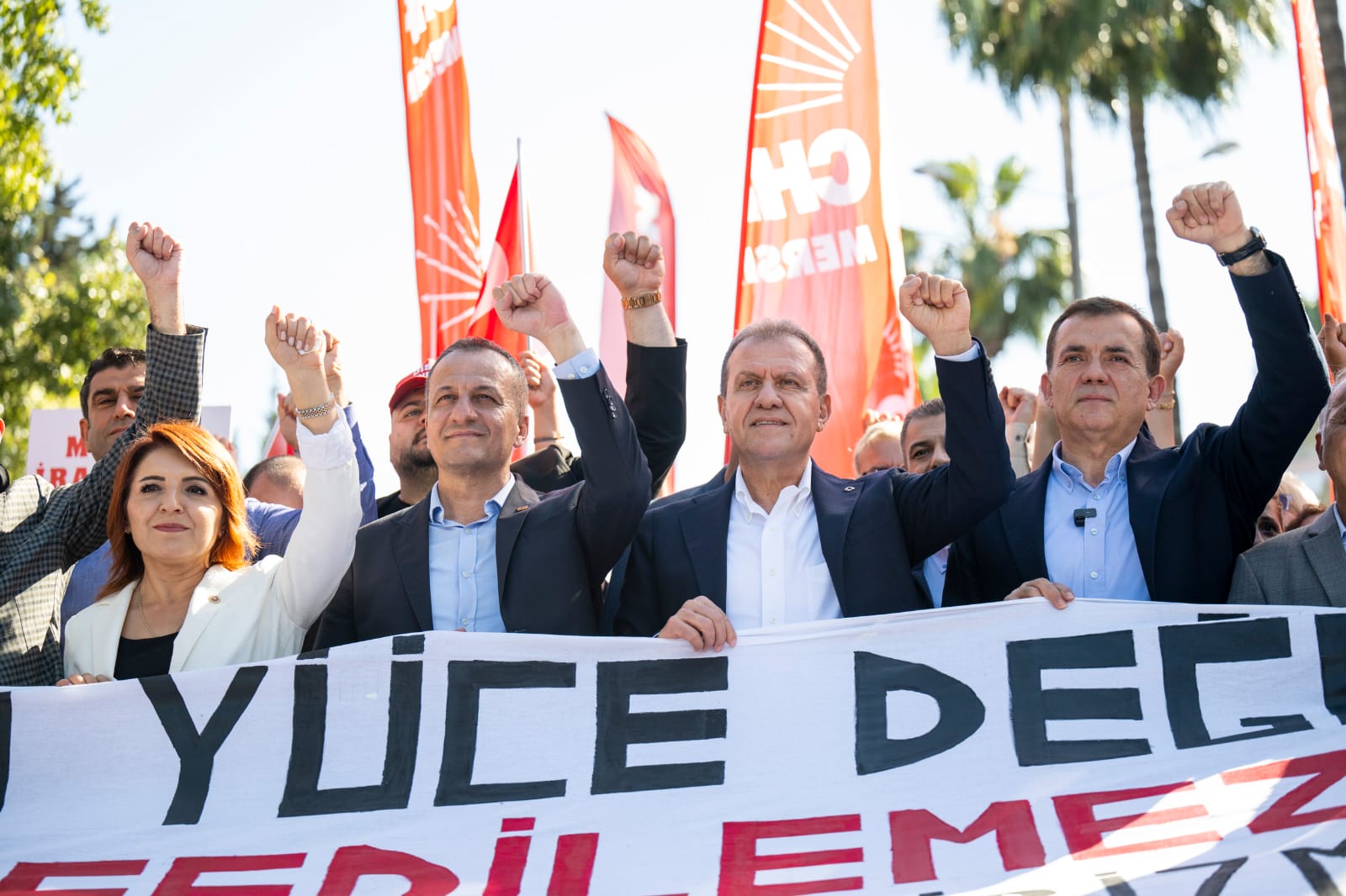 Başkan Özyiğit, 1 Mayıs’ta emekçilerle yürüdü