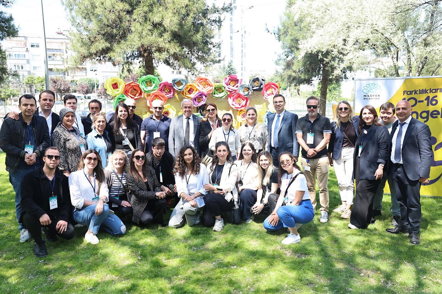 Başkan Özdemir, Engelliler Haftası gösterilerine katıldı