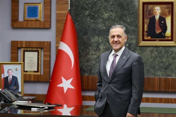 Vali Usta: Bağımsızlık ruhu, bu milletin sinesinde ilk günkü gibi dimdik ayakta