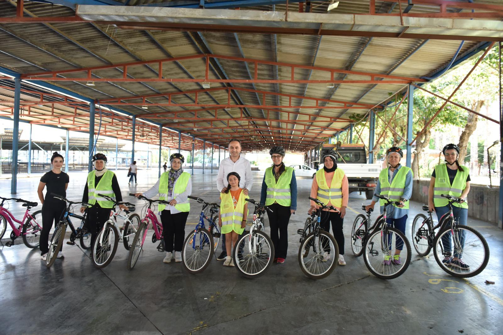 Kepez’de kadınlara bisiklet eğitimi