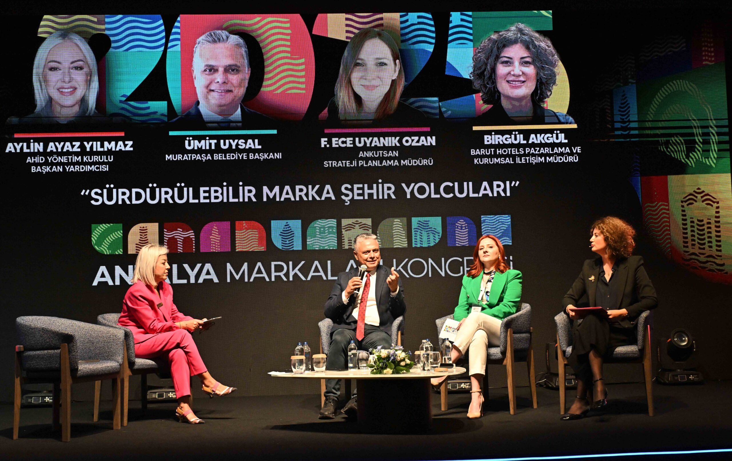 Antalya Muratpaşa Belediye Başkanı Uysal,  Antalya Markaları Kongresi’ne katıldı