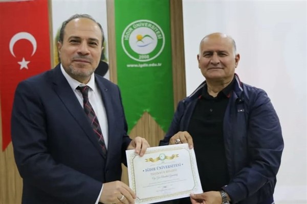 Iğdır Üniversitesi’nde “Kitap ve Kadın” söyleşisi düzenlendi