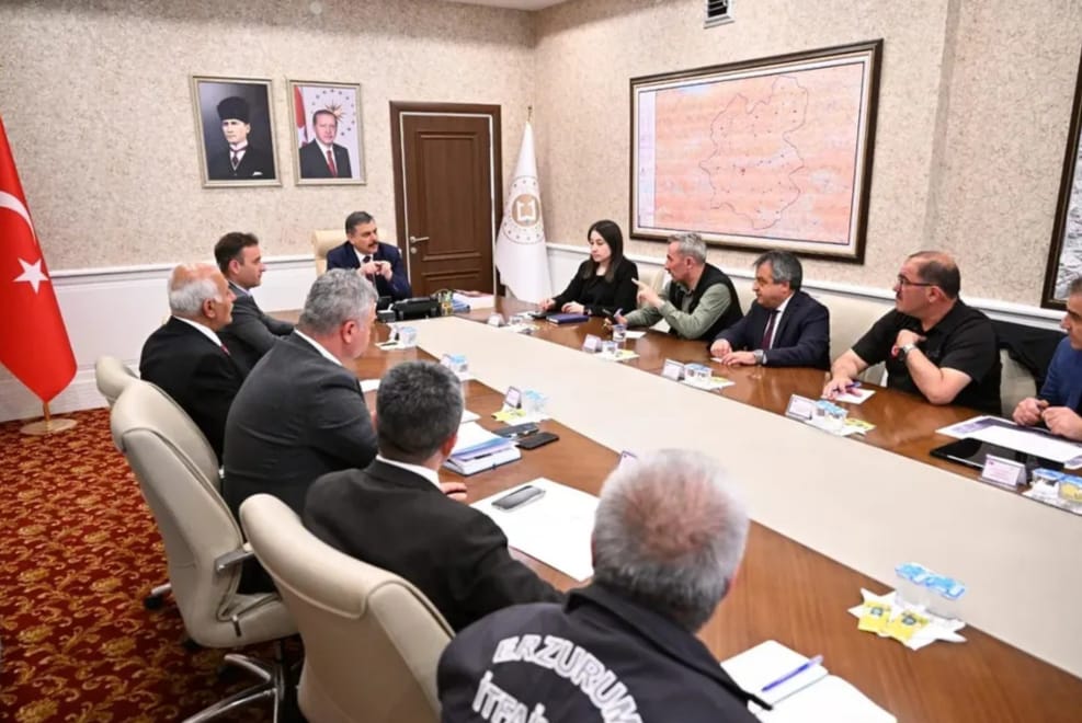 Erzurum Uzundere’de heyelan uyarısı: 38 konut tahliye edildi