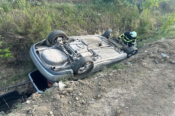 Kurtlusoğuksu Mahallesi’nde meydana gelen trafik kazasında bir sürücü yaralandı