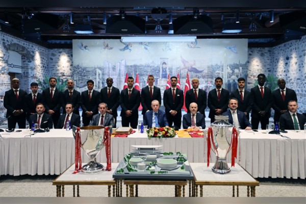 Cumhurbaşkanı Erdoğan, Galatasaray Spor Kulübü heyetini kabul etti