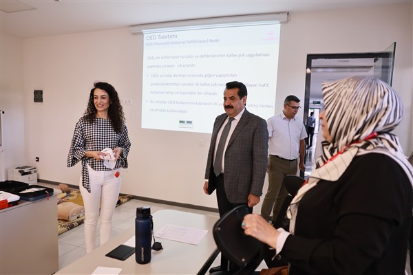 Pamukkale Belediyesi çalışanlarına ilk yardım eğitimi