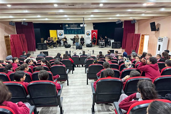 Van Büyükşehir Konservatuvarı ilçe konserlerine başladı