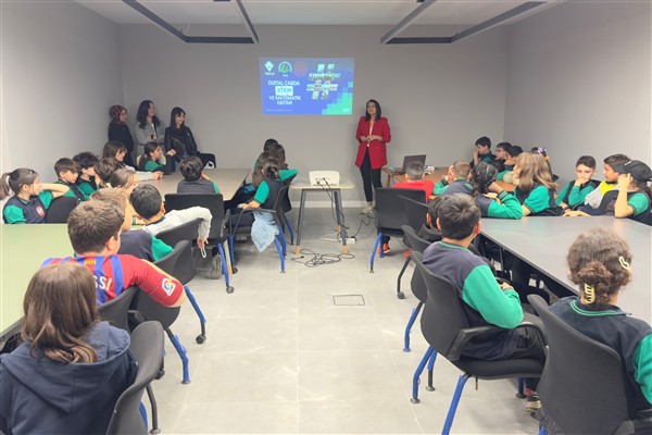 Kirazlimanı Gençlik Kütüphanesi’nde bilim söyleşisi