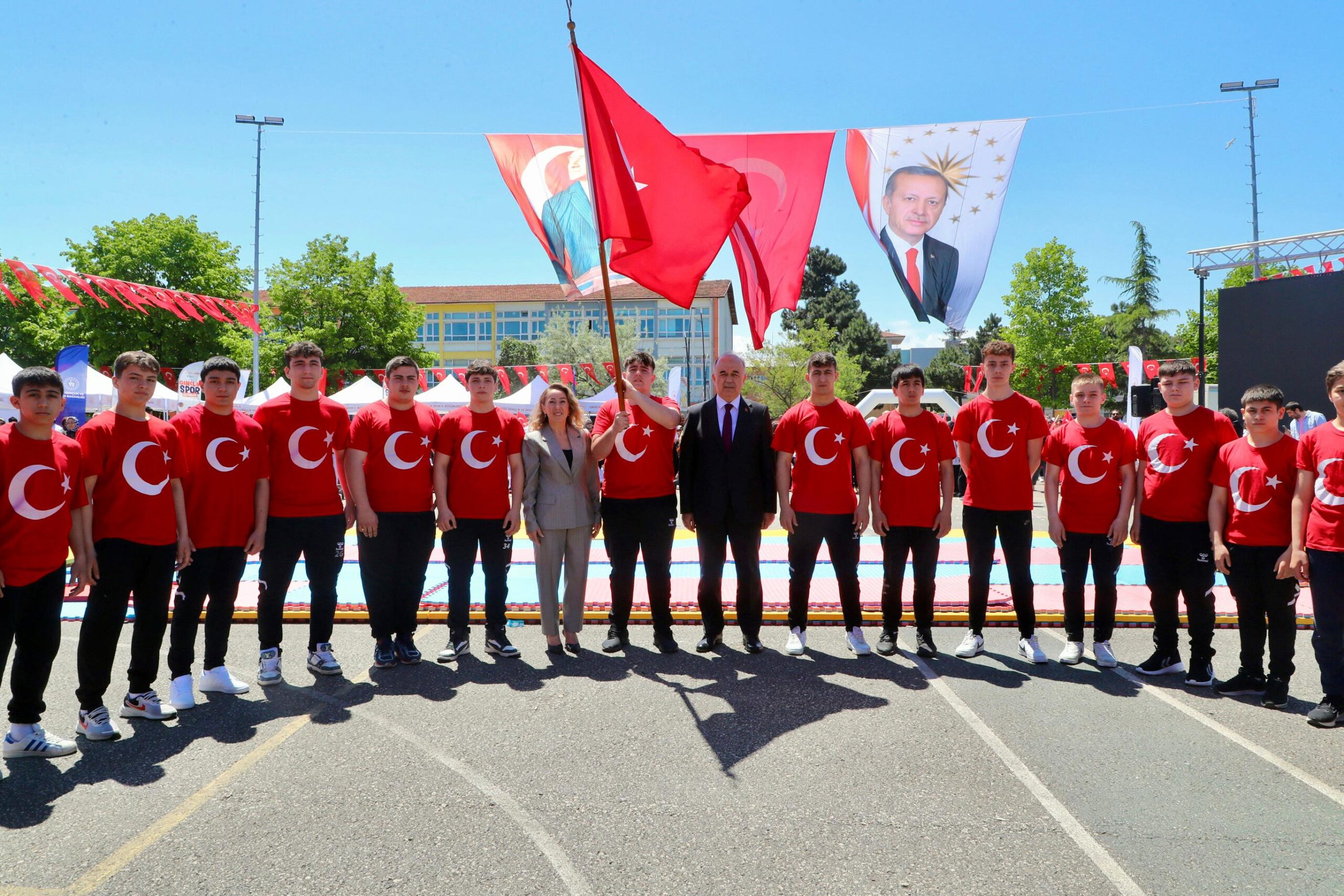 Vali Erol, 19 Mayıs kutlamalarına katıldı