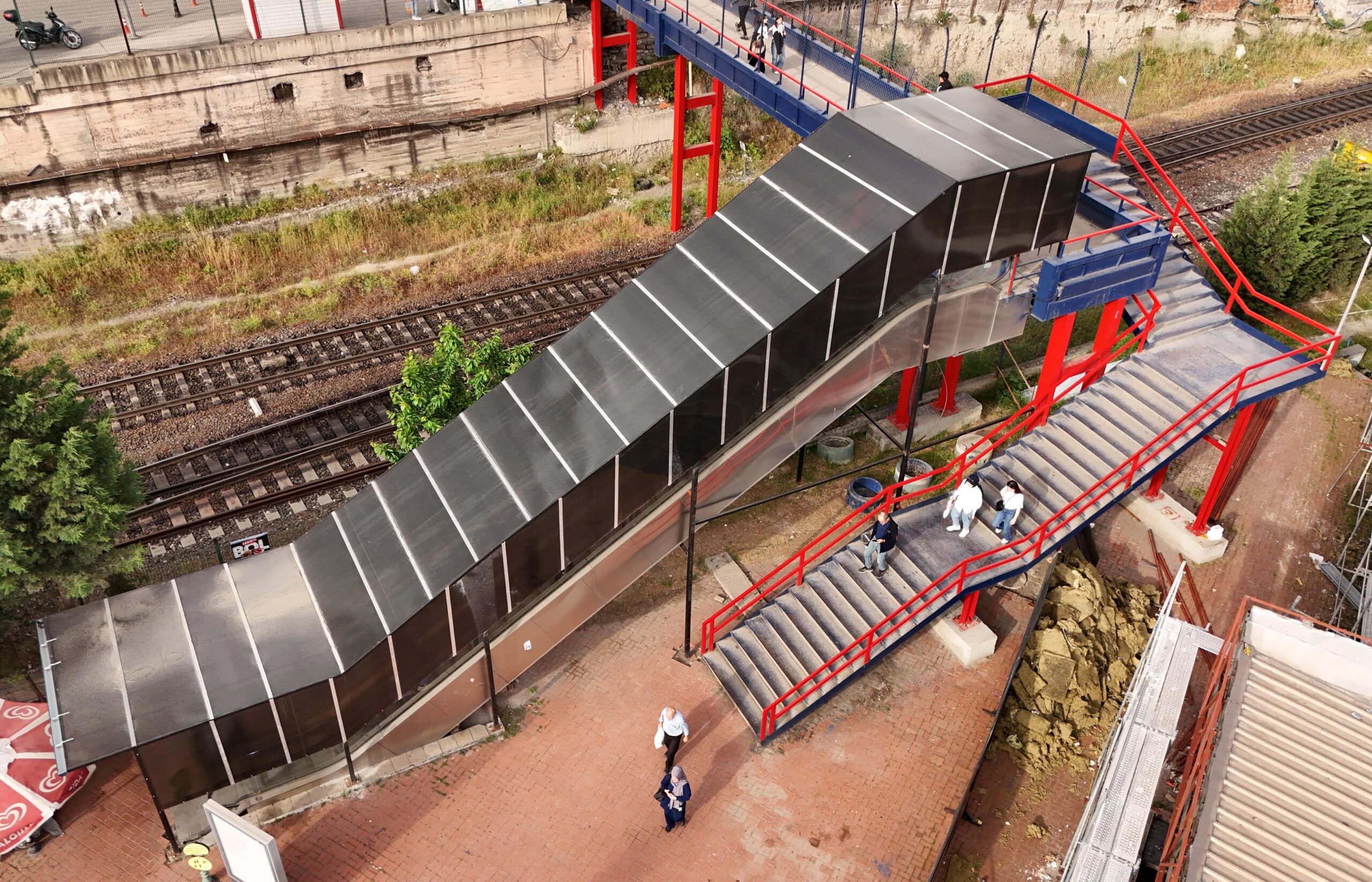 Karabük’te yürüyen merdivenler yeniden hizmete açıldı