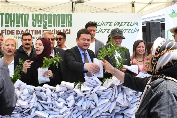 Osmangazi Belediyesi’nden ücretsiz fide dağıtımı