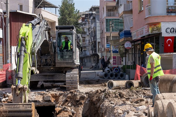 İZSU’dan Bayraklı’da altyapı çalışması