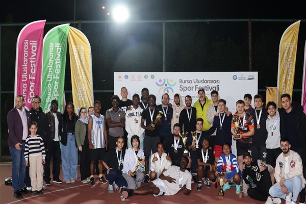 Bursa Uluslararası Spor Festivali’nde sokak basketbolu heyecanı