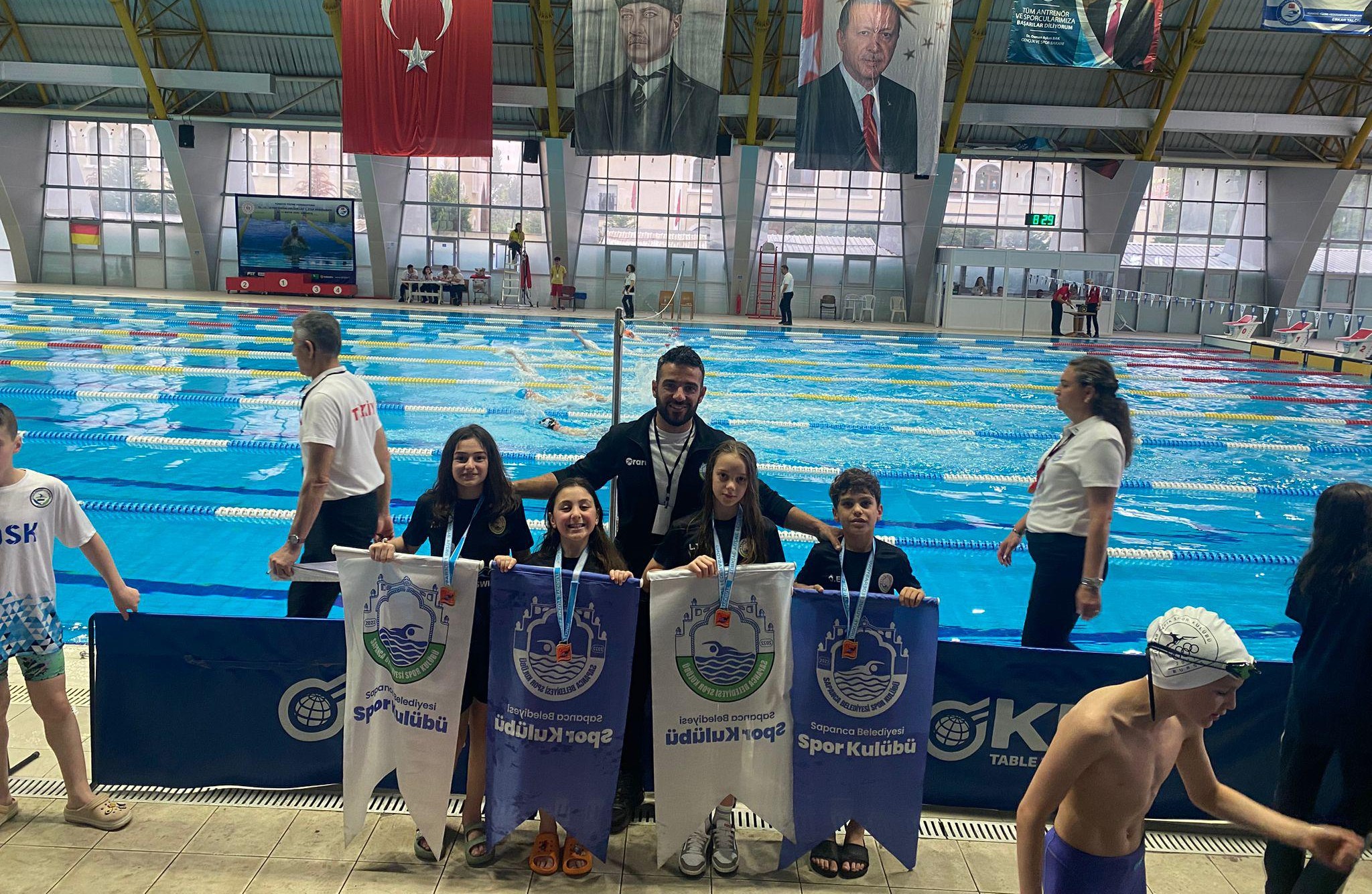 Sapanca Belediyesi Spor Kulübü yüzücülerinden büyük başarı