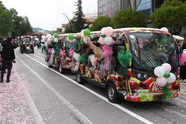 Uluslararası Isparta Gül Festivali başladı