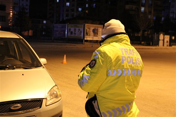 Karaman’da çeşitli suçlarından aranan 15 şahıs yakalandı