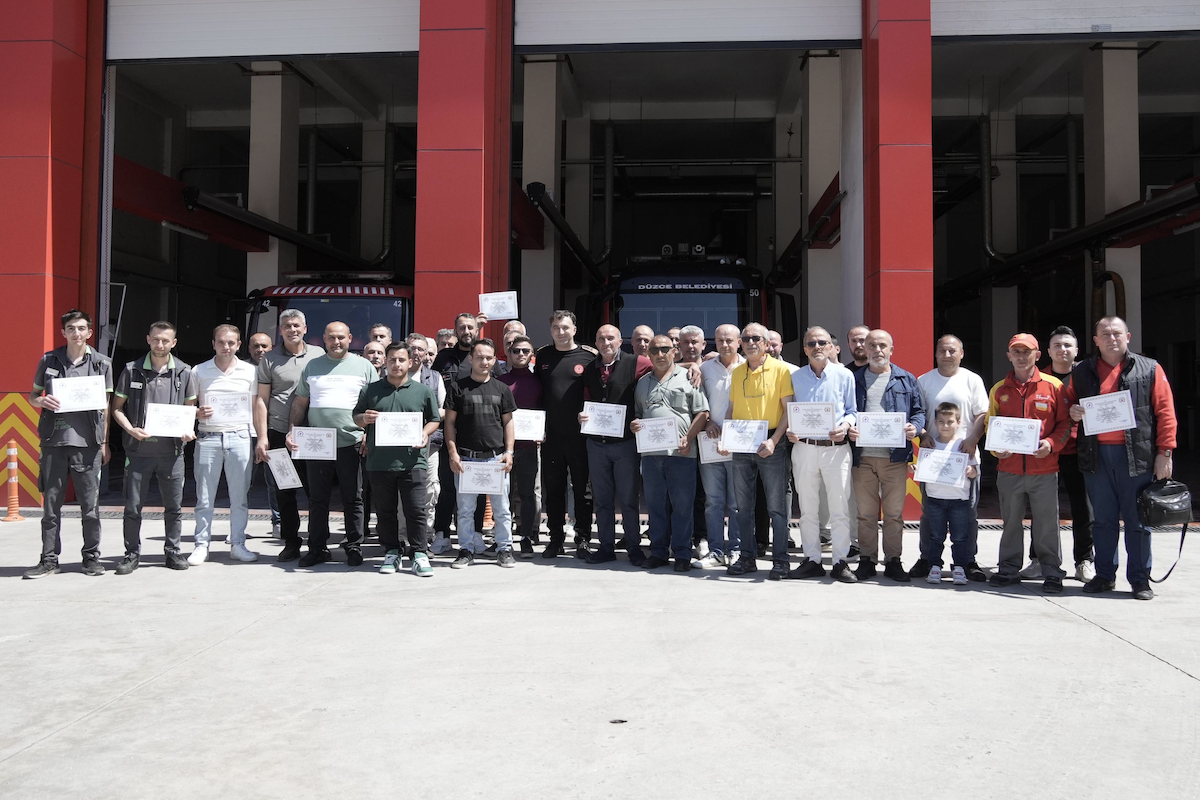 İtfaiyeden akaryakıt istasyonu personellerine yangın eğitimi