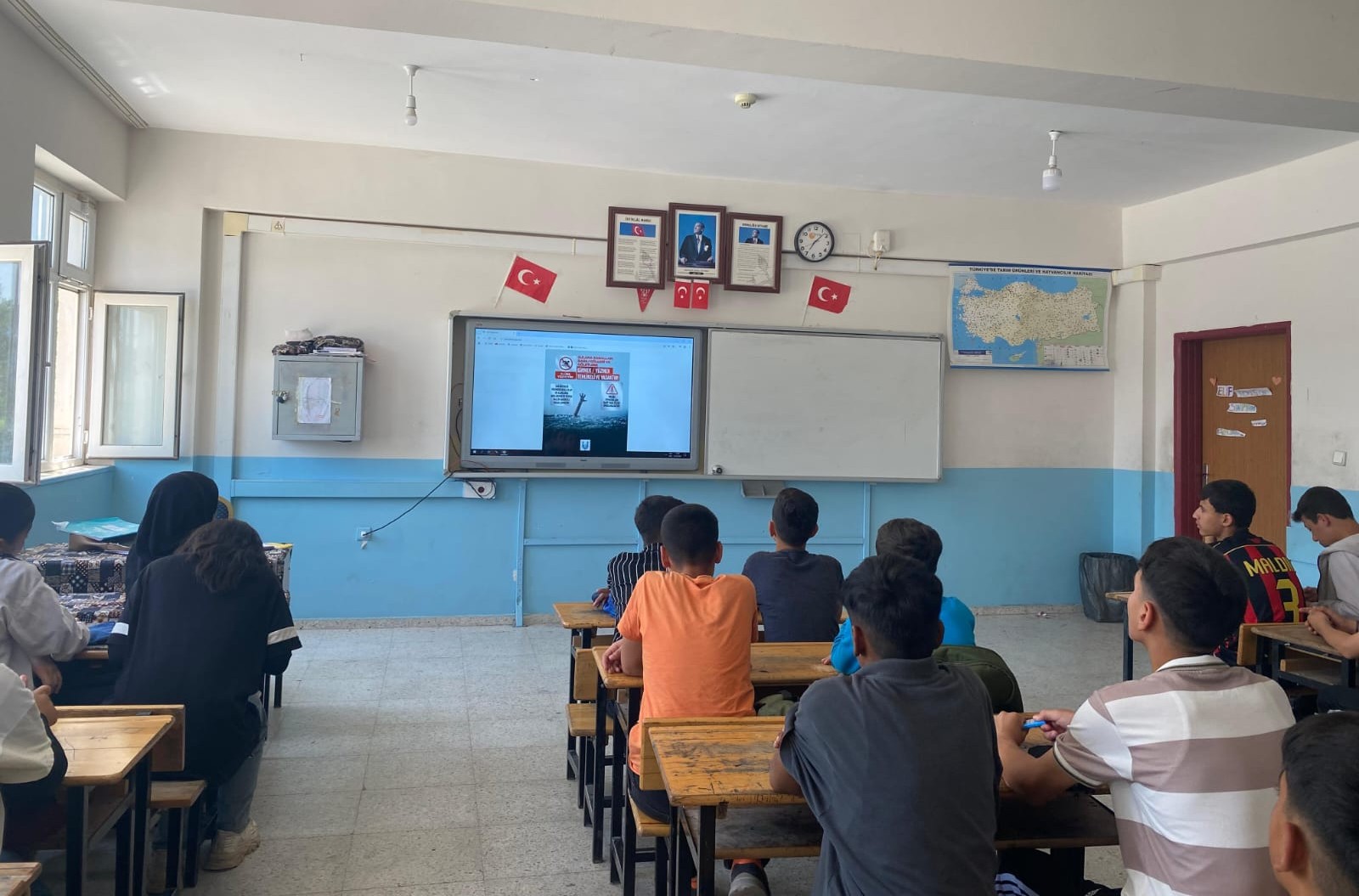 Suda boğulma olaylarına karşı öğrenciler bilgilendirildi