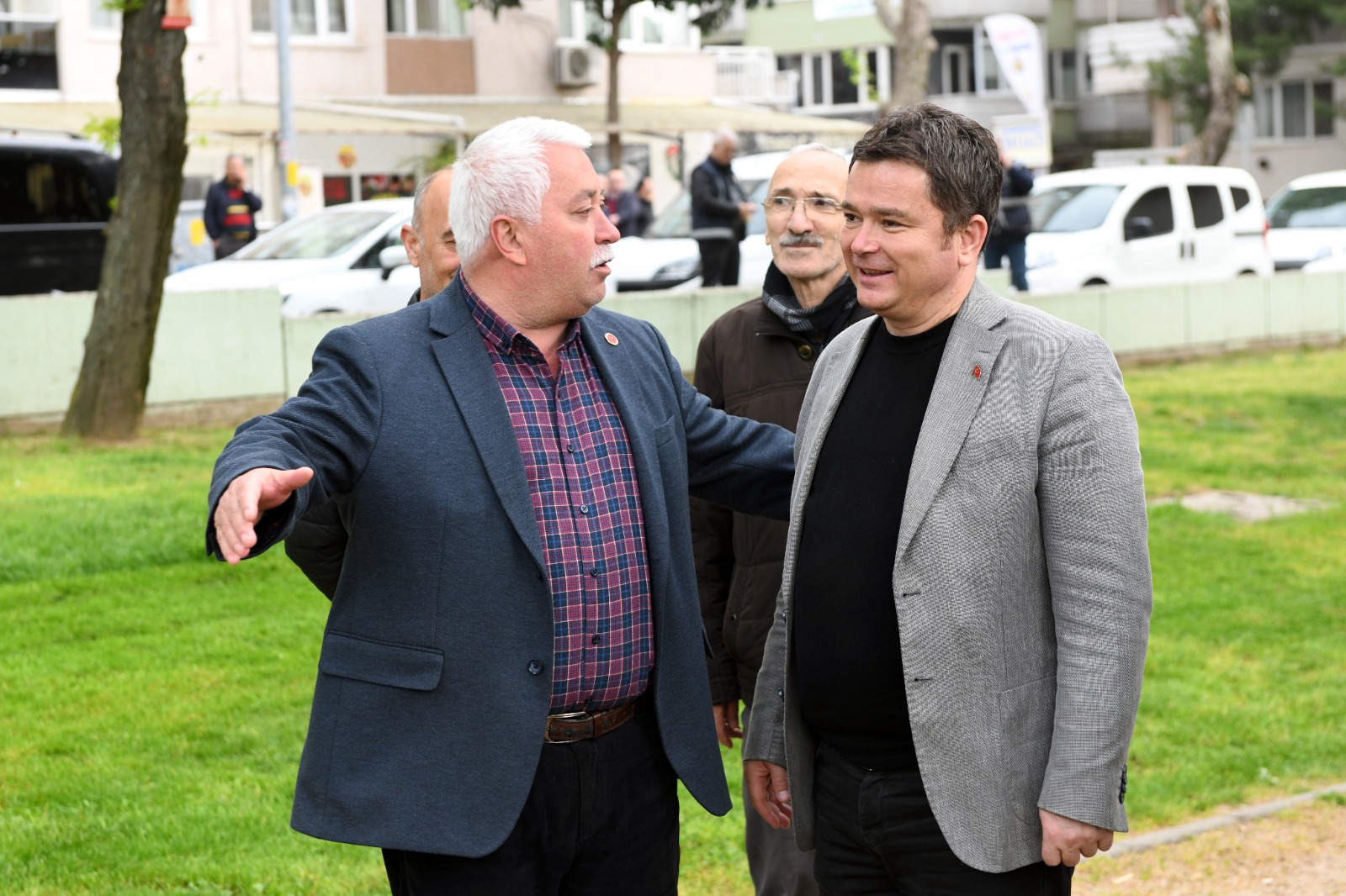 Osmangazi Belediye Başkanı Aydın, 1 Mayıs’ta mesaide olan personeli ziyaret etti