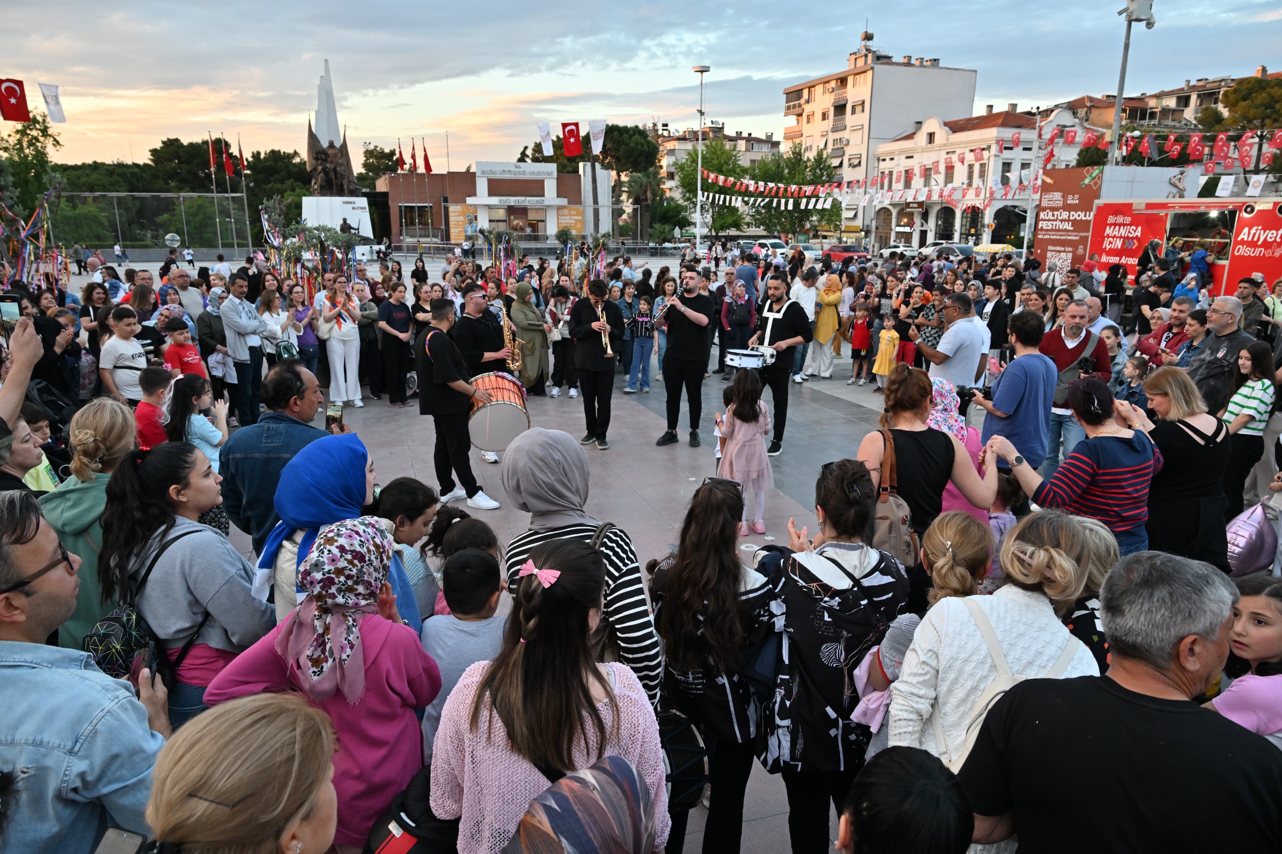 Manisa’da Hıdırellez şenliği düzenlendi