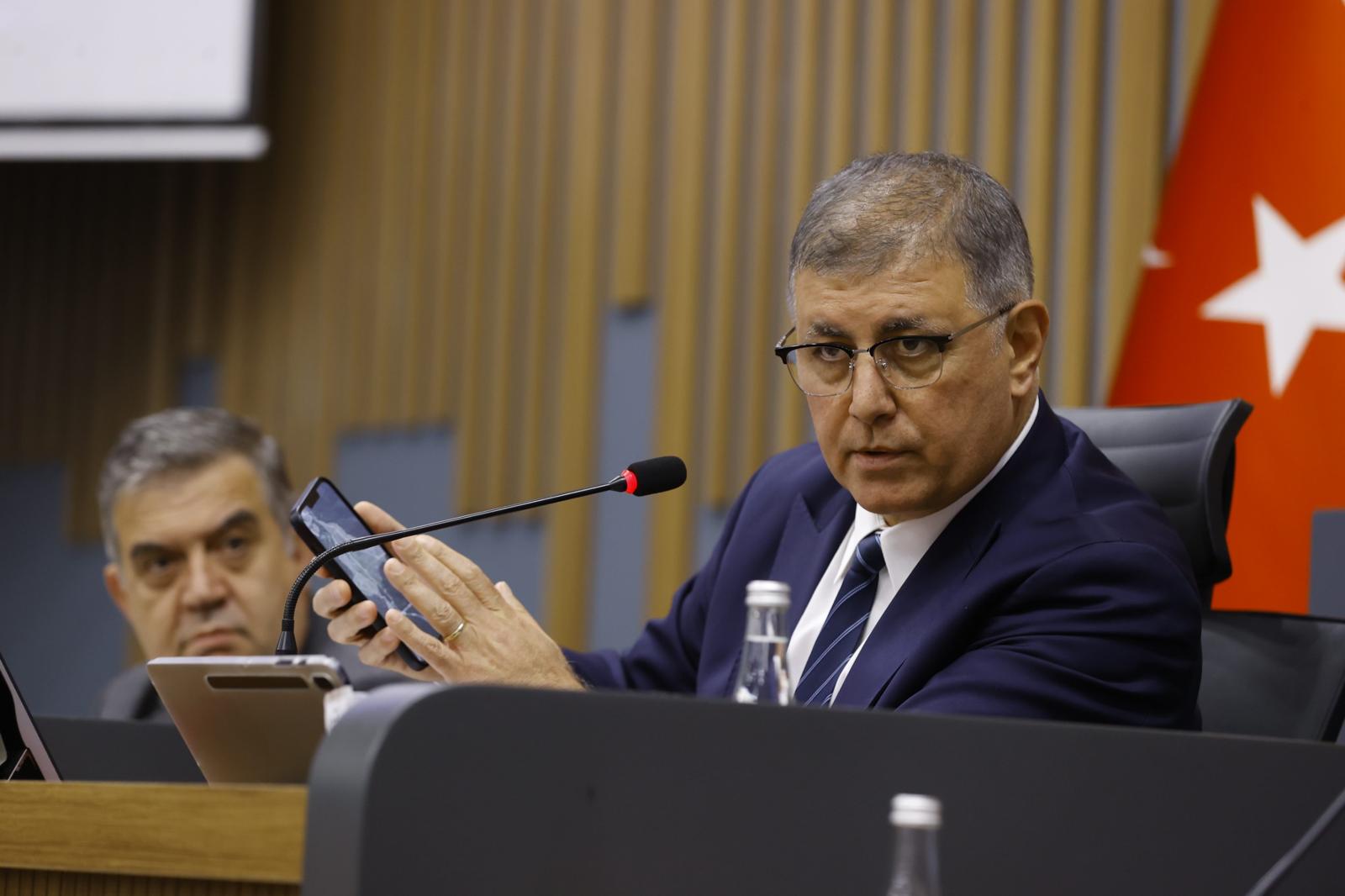 Belediyeler için yeni yasa önerisine Tugay’dan yanıt: Tarihi bir hata olarak görüyorum