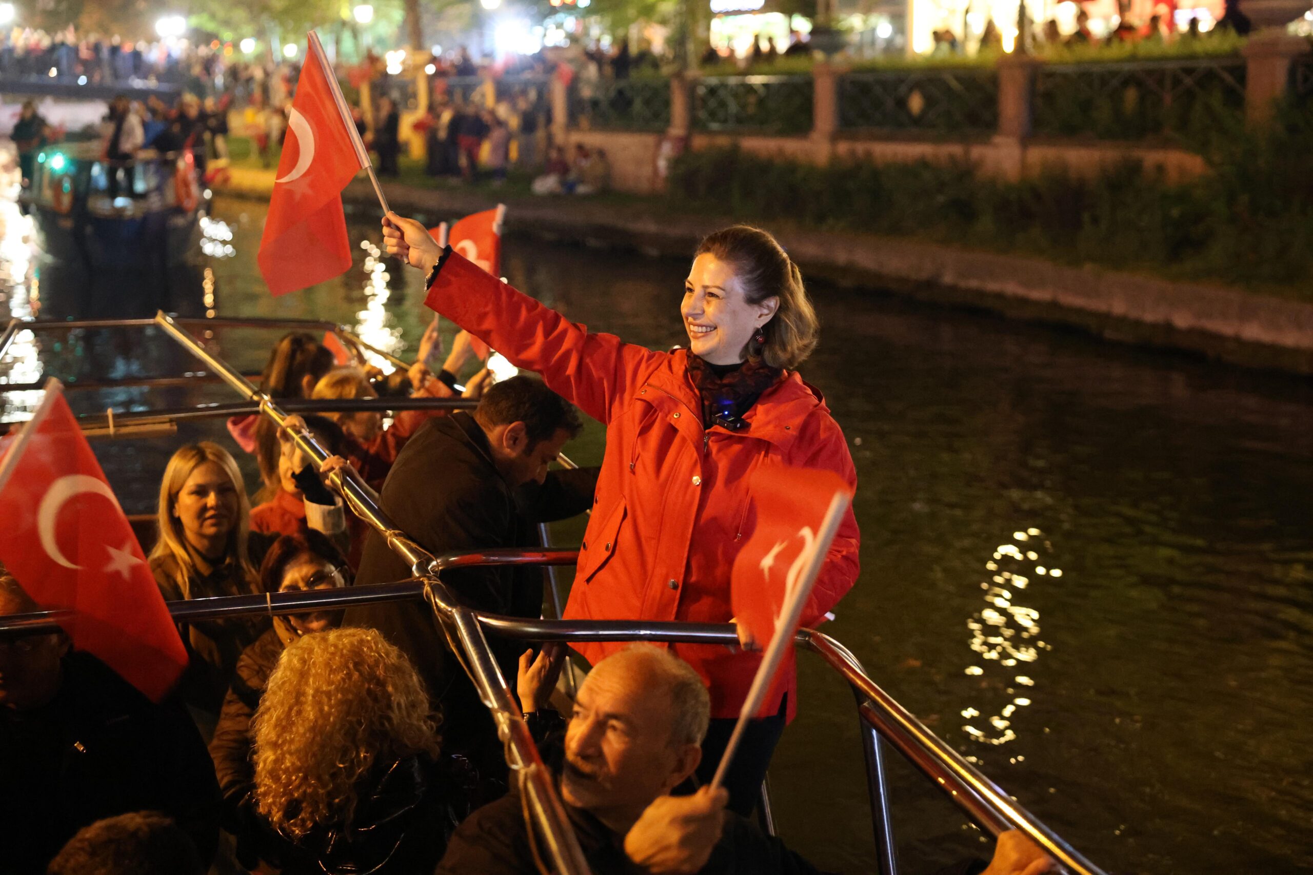 Porsuk Çayı’nda fener alayı düzenlendi