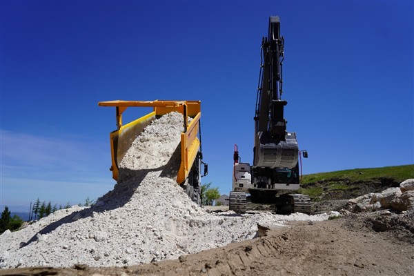 Konyaaltı’nda yayla yolları onarılıyor