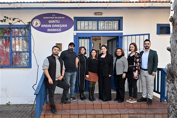 Muratpaşa Belediyesi’nden öğrencilerin ailelerine destek