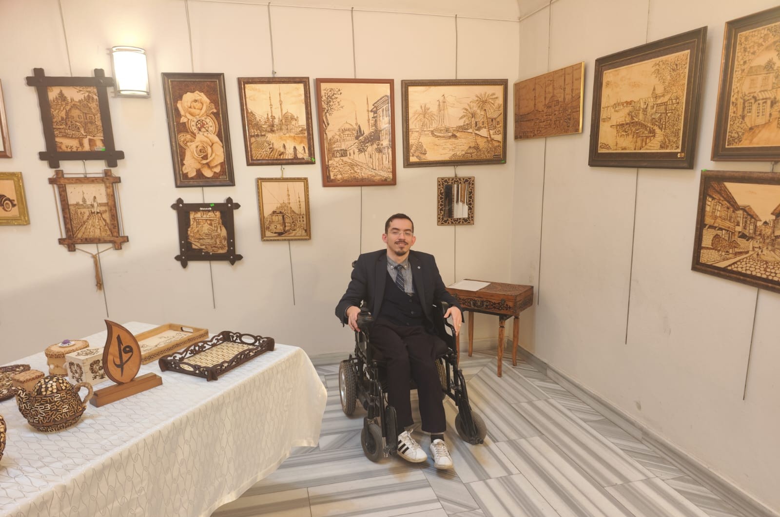 Özel birey Muharrem Candan’dan sanat sergisi