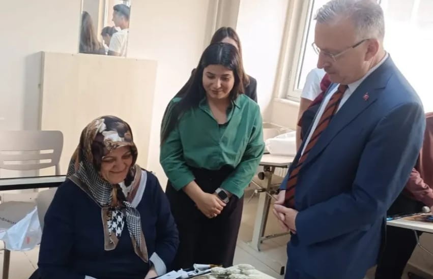 Rektör Levent’ten Tazelenme Üniversitesi öğrencilerine ziyaret