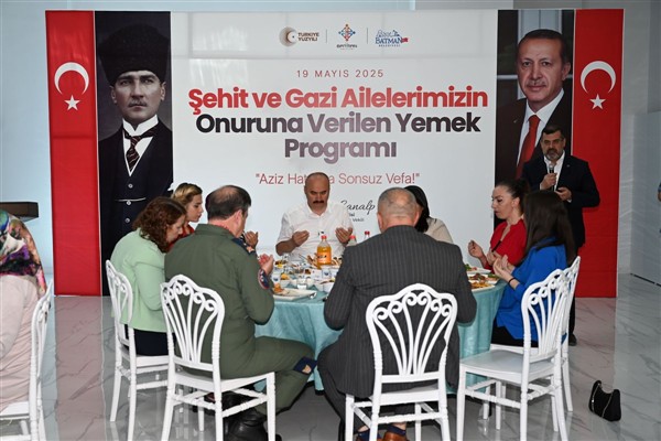 Vali Canalp, şehit ve gazi ailelerini yemekte ağırladı
