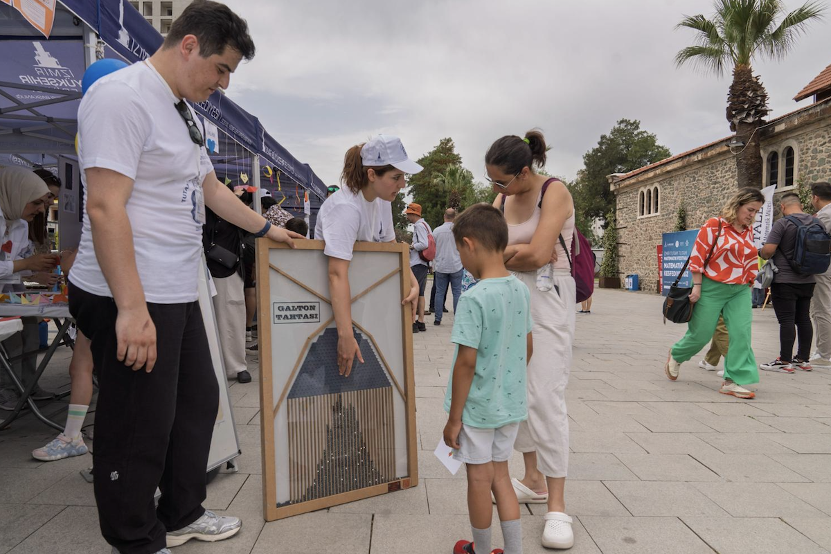 İzmir’de Tutam Tutam Matematik Festivali
