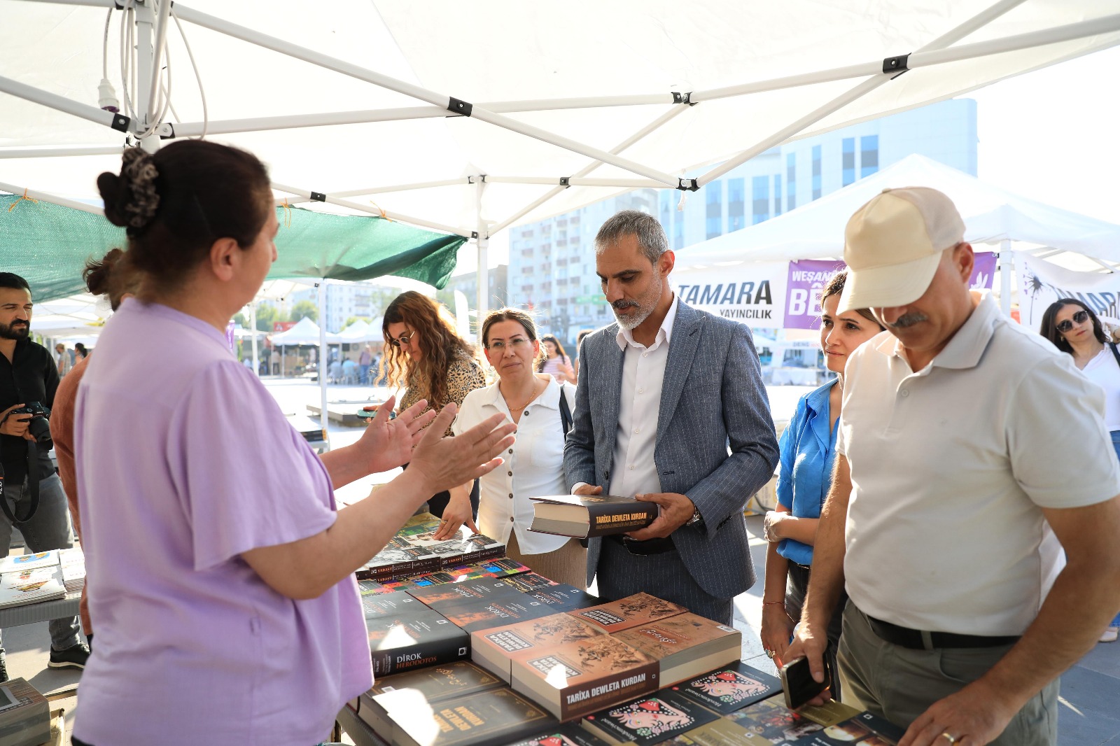 Eş Başkan Dündar, Kürtçe Kitap Günleri’nde dil ve edebiyat vurgusu yaptı