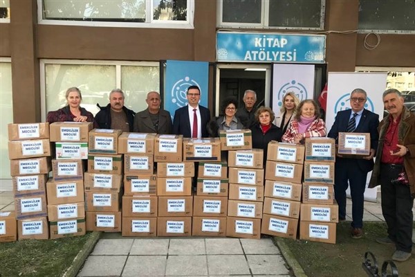 Nilüfer Emekliler Meclisi Kitap Atölyesi’nden kitap desteği