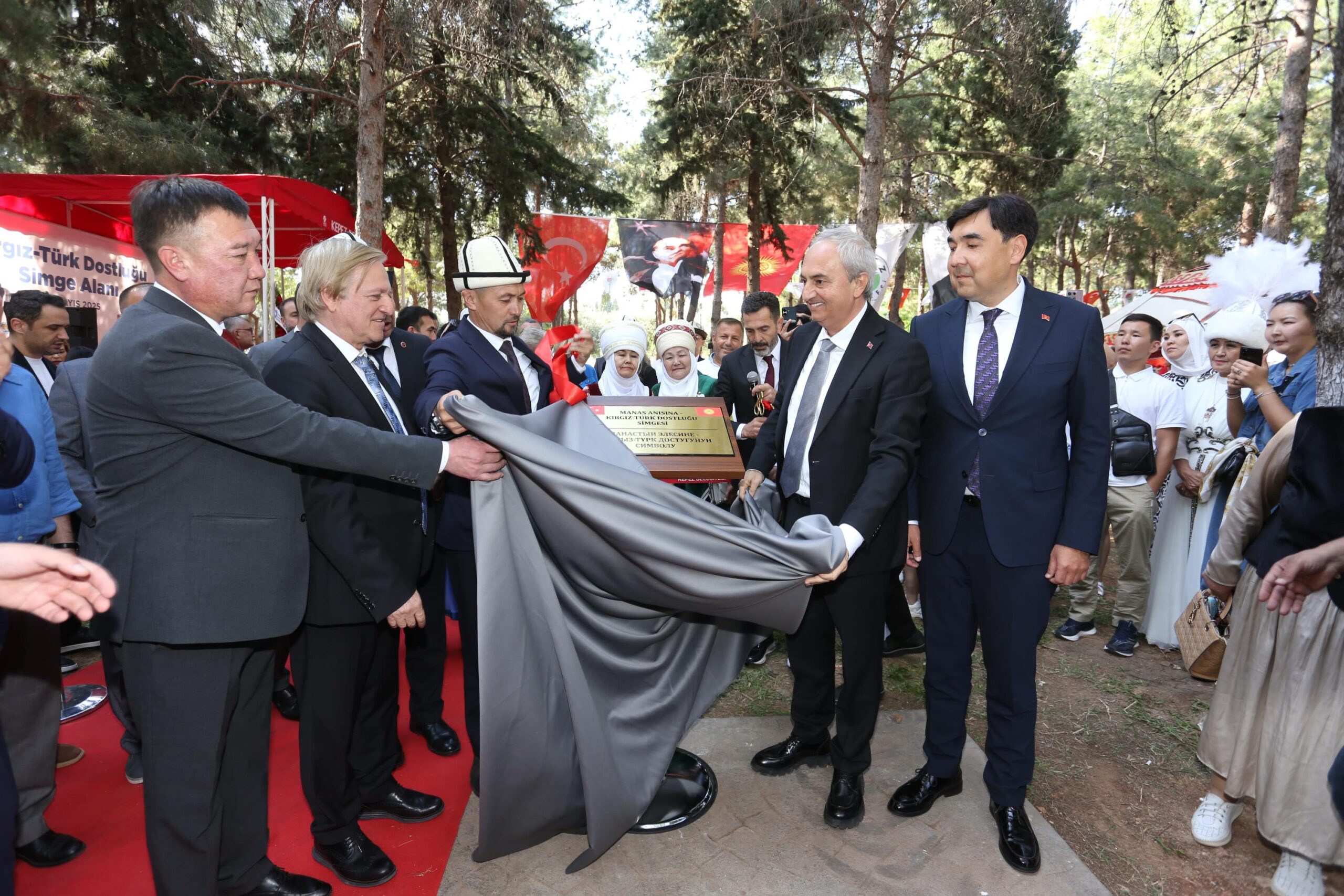Kepez Belediyesi’nden Kırgız-Türk Dostluğu Simge Alanı