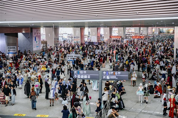 Çin’de 1 Mayıs tatilinin ikinci gününde bölgeler arası seyahatte artış