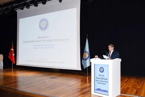 Dicle Üniversitesi’nde Uluslararası Diyetisyenlikte Kariyer Yolculuğu Sempozyumu yapıldı