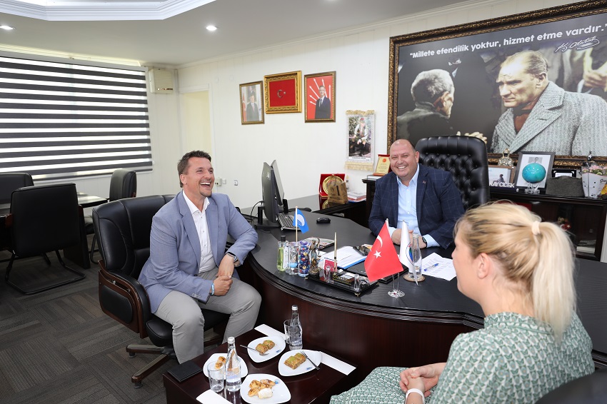 Başkan Çiçek, Troisdorf Belediyesi Belediye Başkanı Biber’i  ağırladı