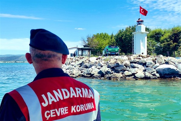 İznik Gölü’nde doğayı koruma çalışmaları sürüyor