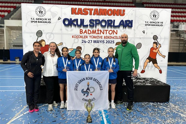 Osmangazili badmintonculardan namağlup şampiyonluk