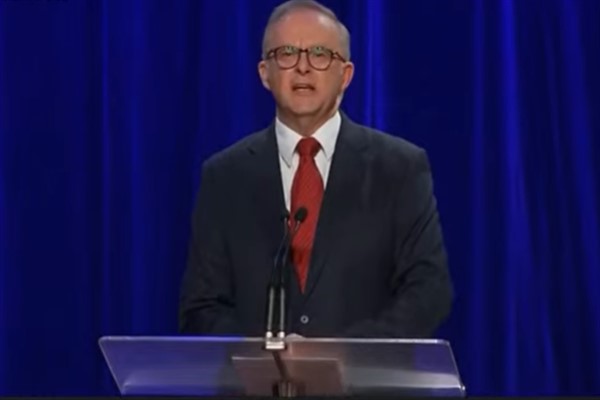 Avustralya seçimlerinde, Başbakan Albanese ikinci üç yıllık dönemini garantiledi