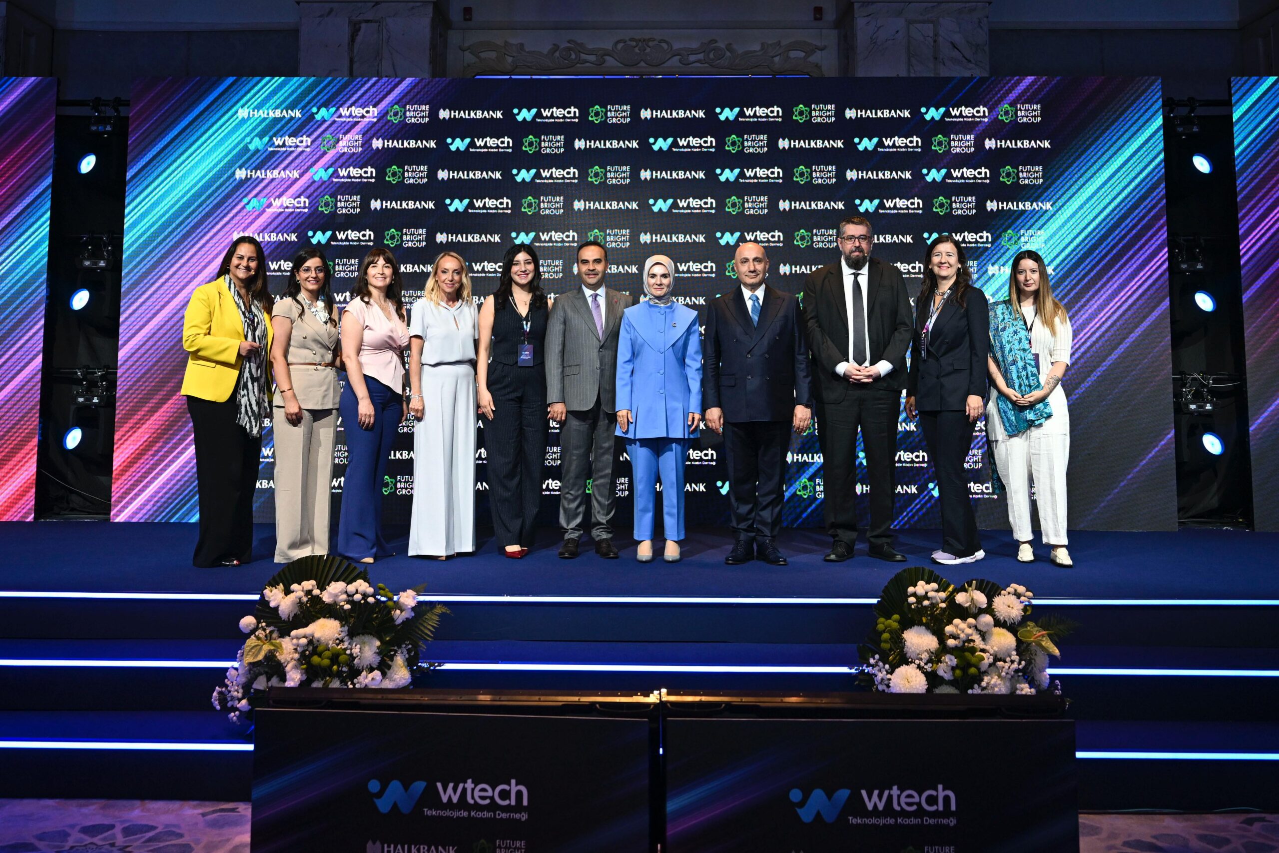 BAKAN KACIR: “YAPAY ZEKÂDA DA TÜRK KADINLARI ÇIĞIR AÇIYOR”