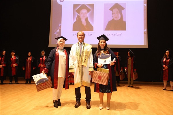‘Anne Üniversitesi’ ilk mezunlarını verdi