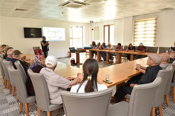 Kepez’den huzurevi sakinlerine afet bilinci eğitimi