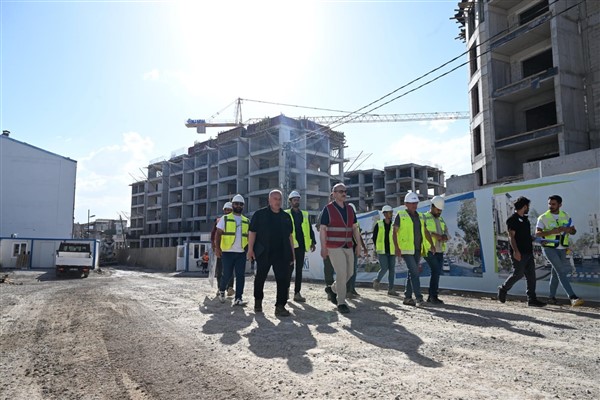 Malatya Valisi Yavuz, inşaat denetimlerine devam ediyor