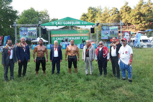 Çalı’da başpehlivan Mehmet Yeşil Yeşil oldu
