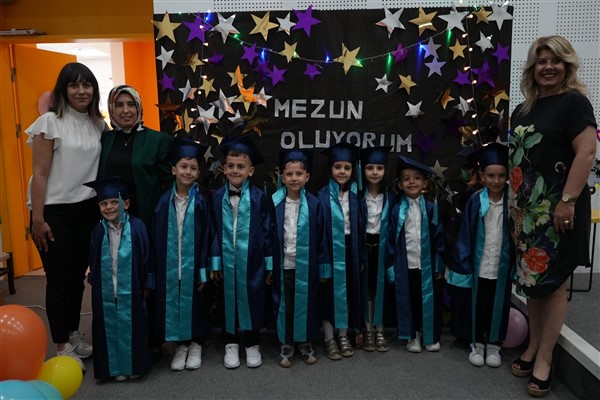 Düzce Belediyesi Çocuk Üniversitesi’nde mezuniyet